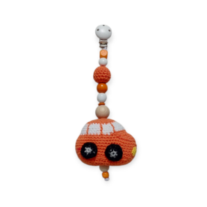 Wagenhanger met oranje auto
