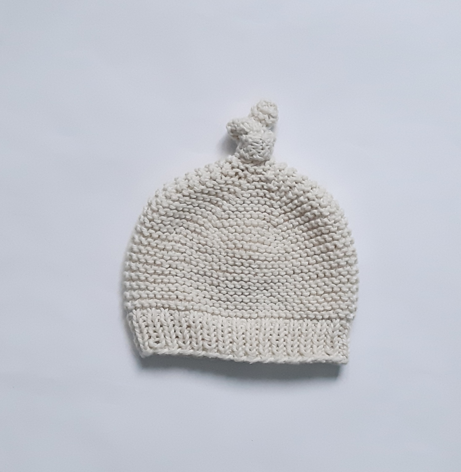 Babymutsje in ribbelsteek met puntknoop - Afbeelding 4