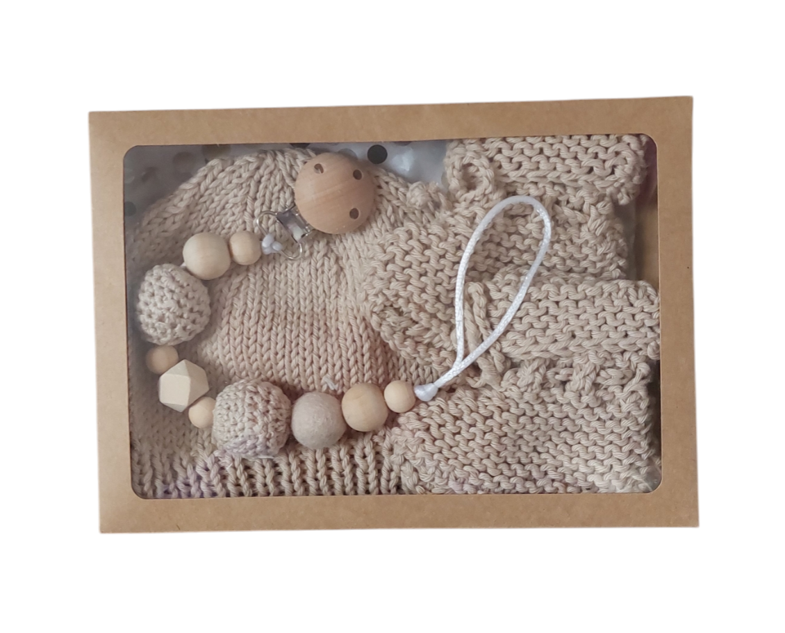 Zandkleurig kraamcadeauset